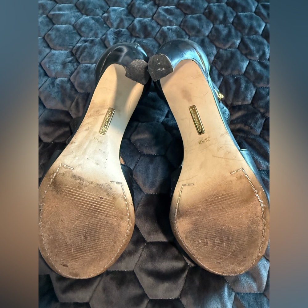 LOUISE ET CIE - Elegant Black Peep-Toe Heels with Gold Hardware - Size 8 - Picture 9 of 15